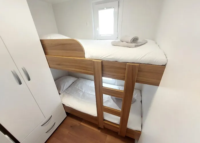 בית נופש House Boat Oliva - Floating House פולה