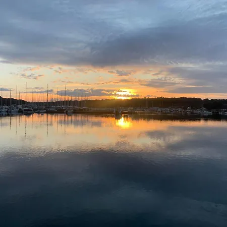 House Boat Oliva - Floating House 別荘 *