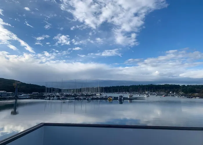 House Boat Oliva - Floating House 別荘 プーラ