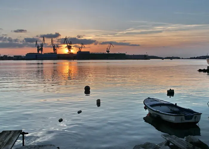 House Boat Oliva - Floating House * プーラ