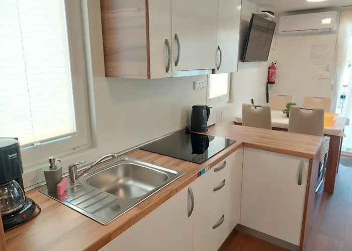 House Boat Oliva - Floating House 別荘 プーラ